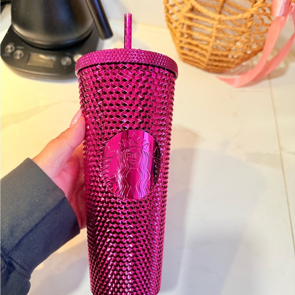 Starbucks Tumbler 2022 Venti Sangria Berry Hot Pink Fuchsia Studded Holiday Cup